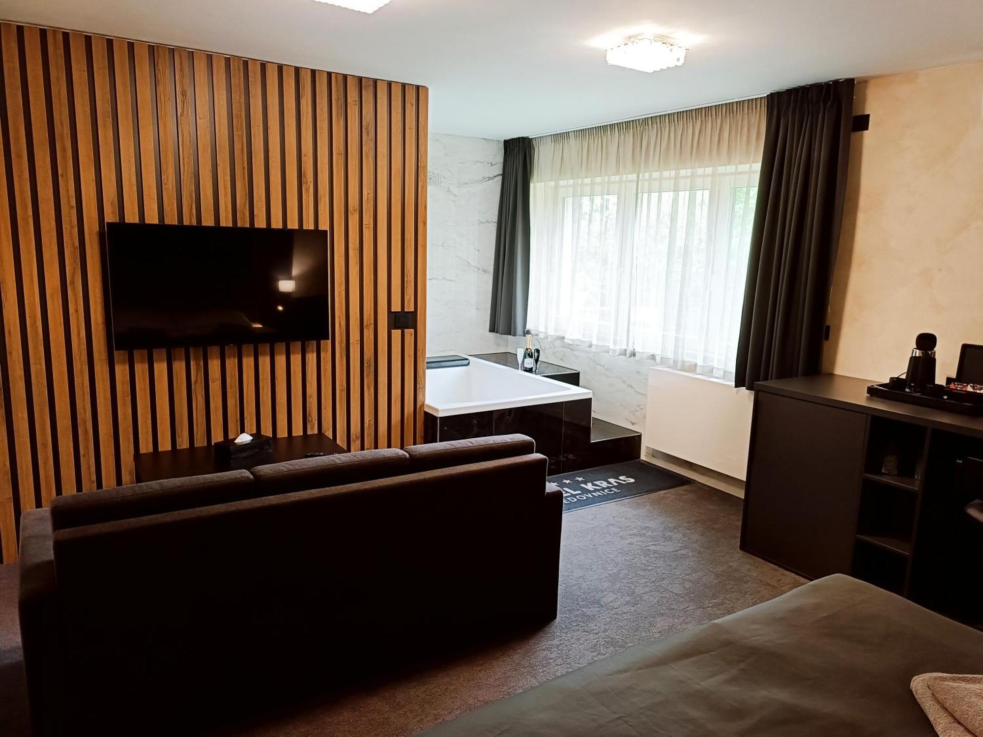 Hotel Kras Jedovnice Exterior photo